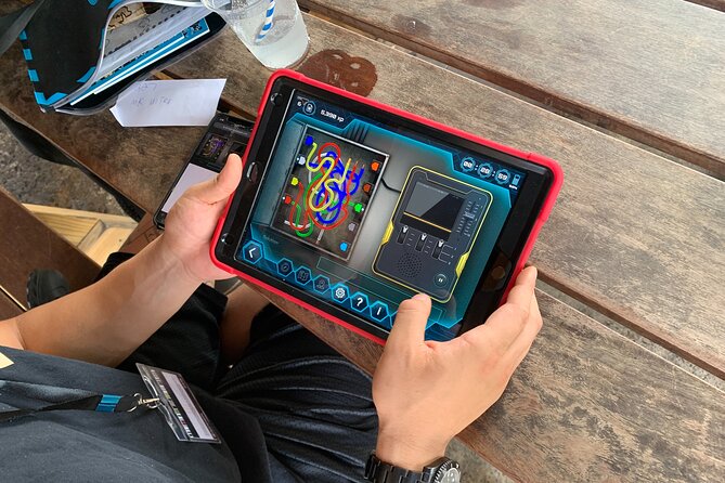 Augmented Reality Secret Agent Treasure Hunt in St Thomas - Private transportation makes the puzzle easier