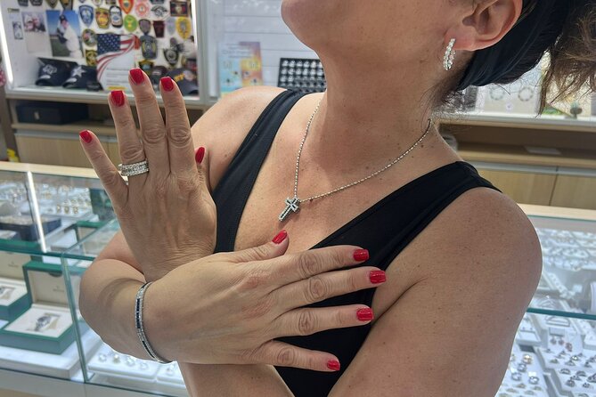 Drinks & Diamonds Shopping Experience in St. Thomas - The on-site jewelers are the practical advantage