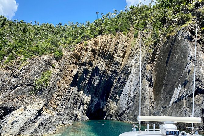 Full Day Snorkeling and Beach Hopping- 37' Intrepid - The Captain Is Central to the Experience