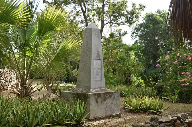 Historical attractions of Alexander Hamillton Mother's Gravesite - What the $5 price really gives you