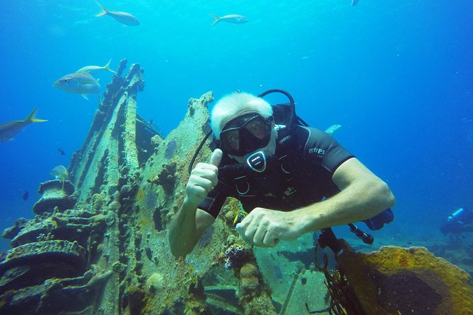 Two-Tank Dive for Certified Diving in St Thomas - Returning with rum punch and more snacks